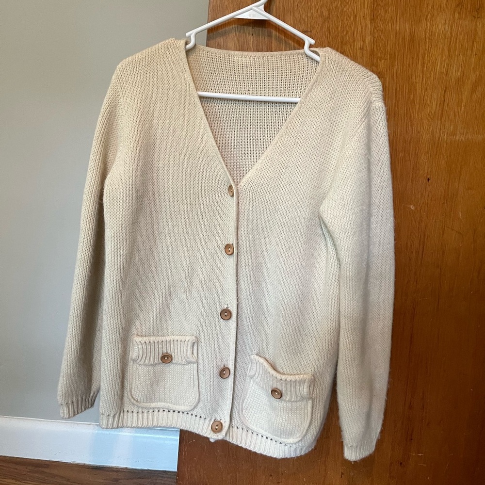 1970s vintage acrylic off white cardigan